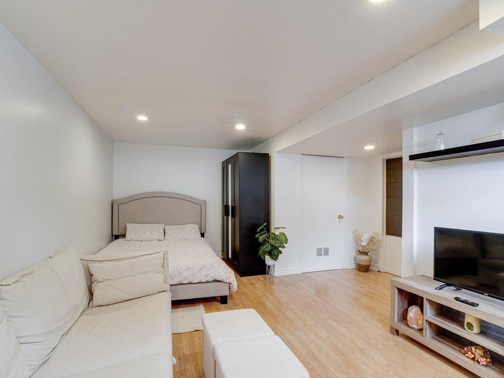 









154


Rue Beauchesne

,
Saint-Eustache,




QC
J7R2X8

