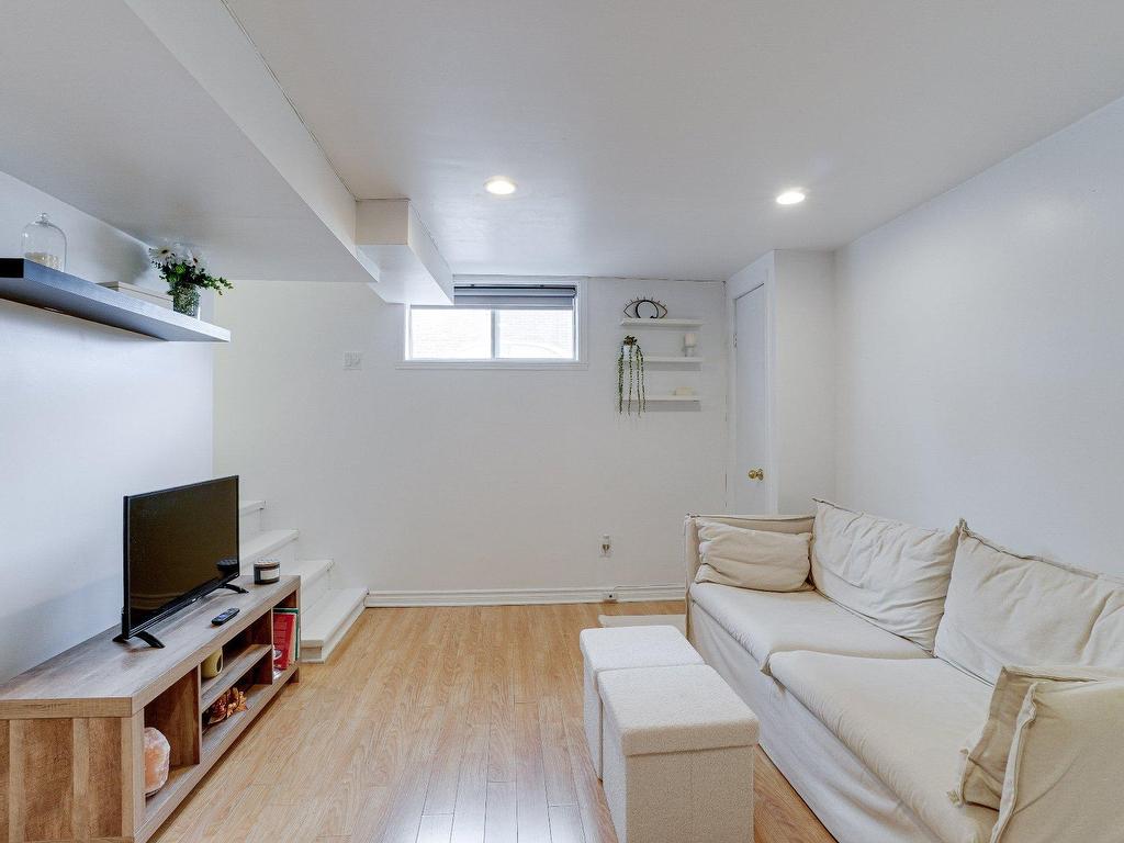 









154


Rue Beauchesne

,
Saint-Eustache,




QC
J7R2X8

