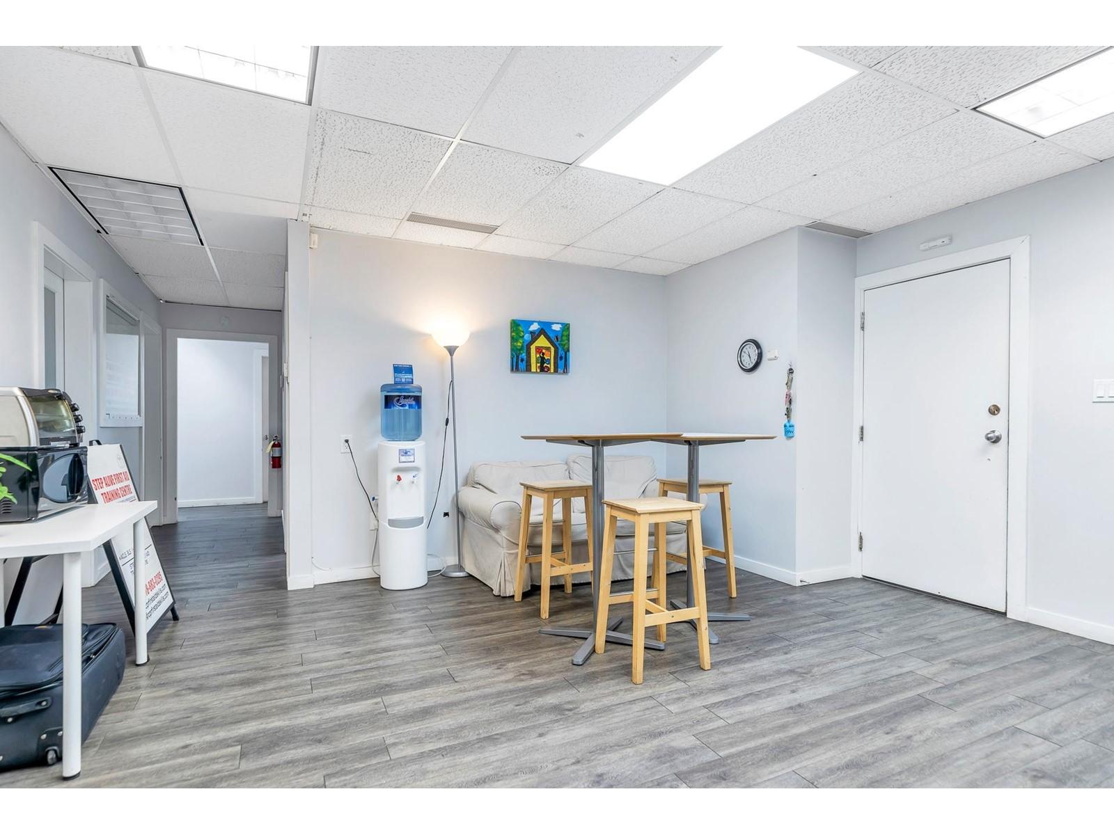 












1 10318 WHALLEY BOULEVARD

,
Surrey,




British Columbia
V3T4H4

