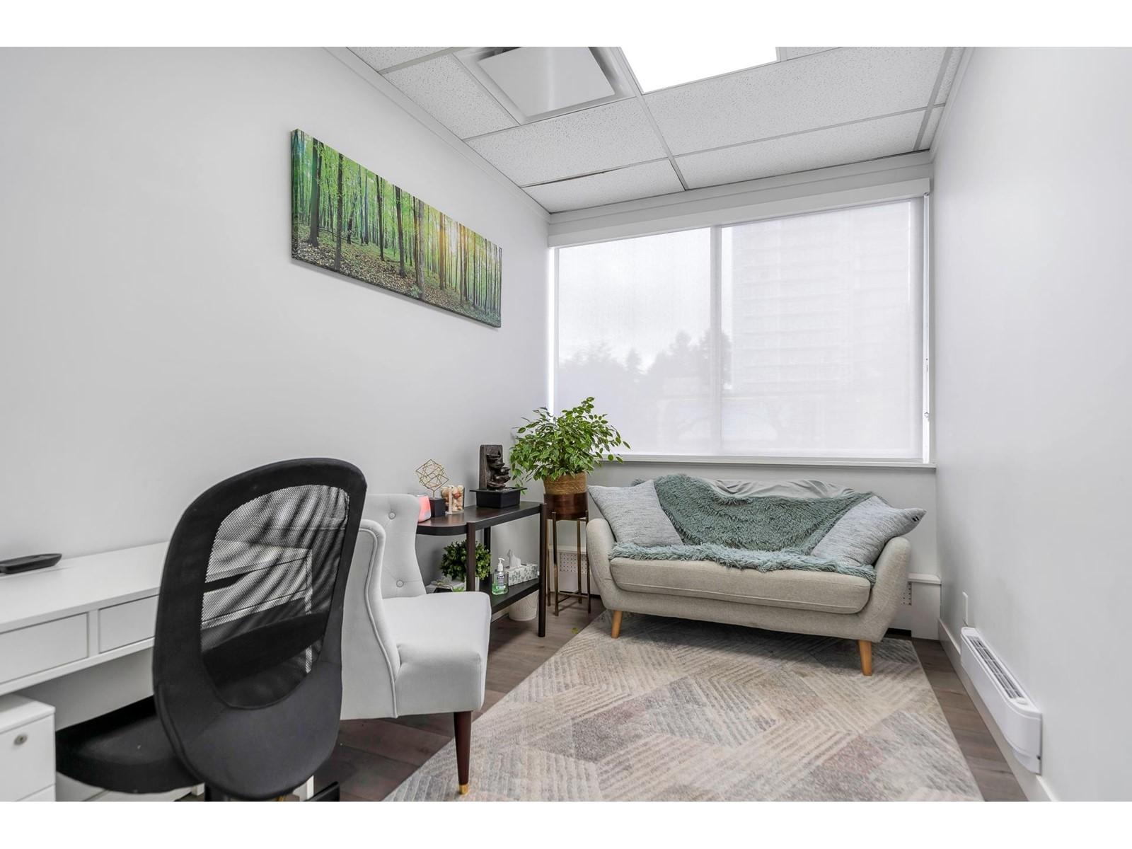 












1 10318 WHALLEY BOULEVARD

,
Surrey,




British Columbia
V3T4H4


