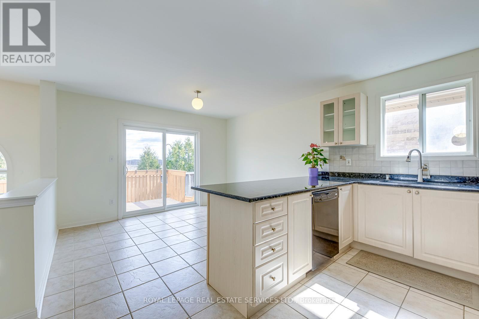 












1652 ALLAN CRESCENT

,
Milton,




Ontario
L9T5Z7

