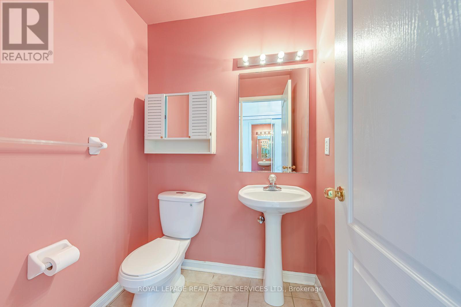 












1652 ALLAN CRESCENT

,
Milton,




Ontario
L9T5Z7

