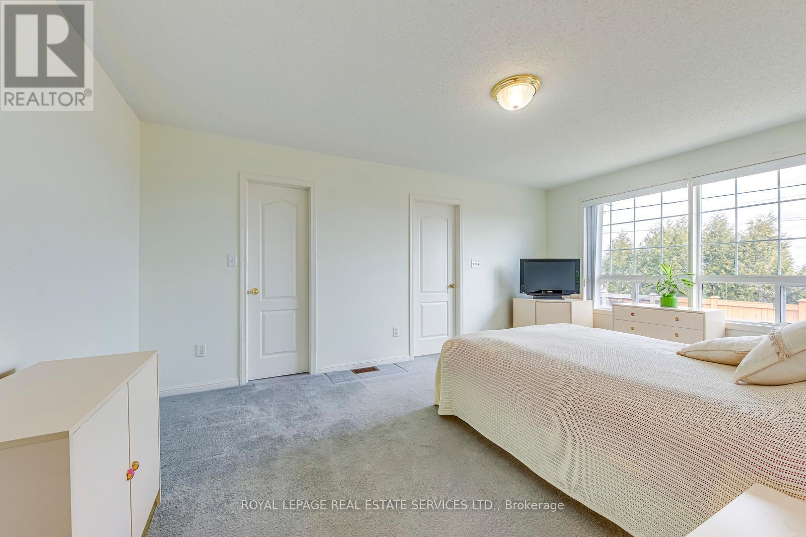 












1652 ALLAN CRESCENT

,
Milton,




Ontario
L9T5Z7

