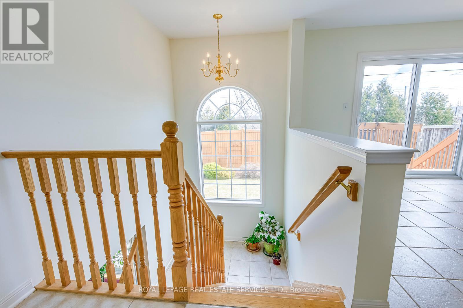 












1652 ALLAN CRESCENT

,
Milton,




Ontario
L9T5Z7

