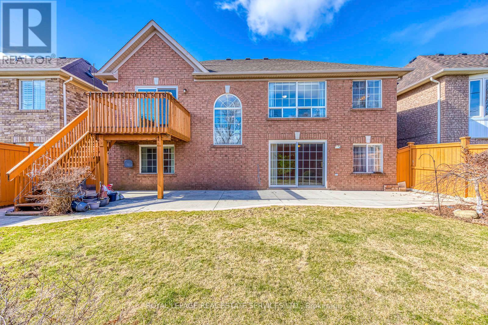 












1652 ALLAN CRESCENT

,
Milton,




Ontario
L9T5Z7

