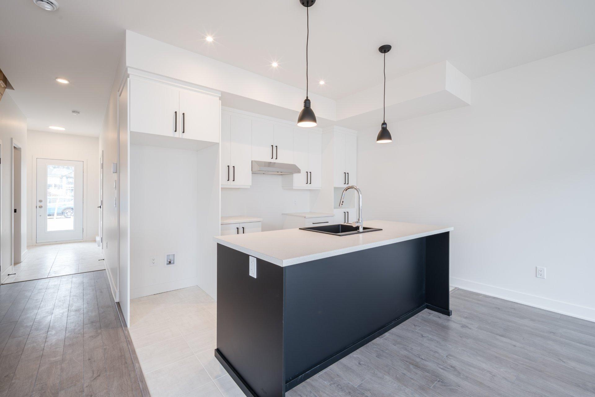 









8805


Rue du Chapelier

,
Mirabel,




QC
J7N3S5

