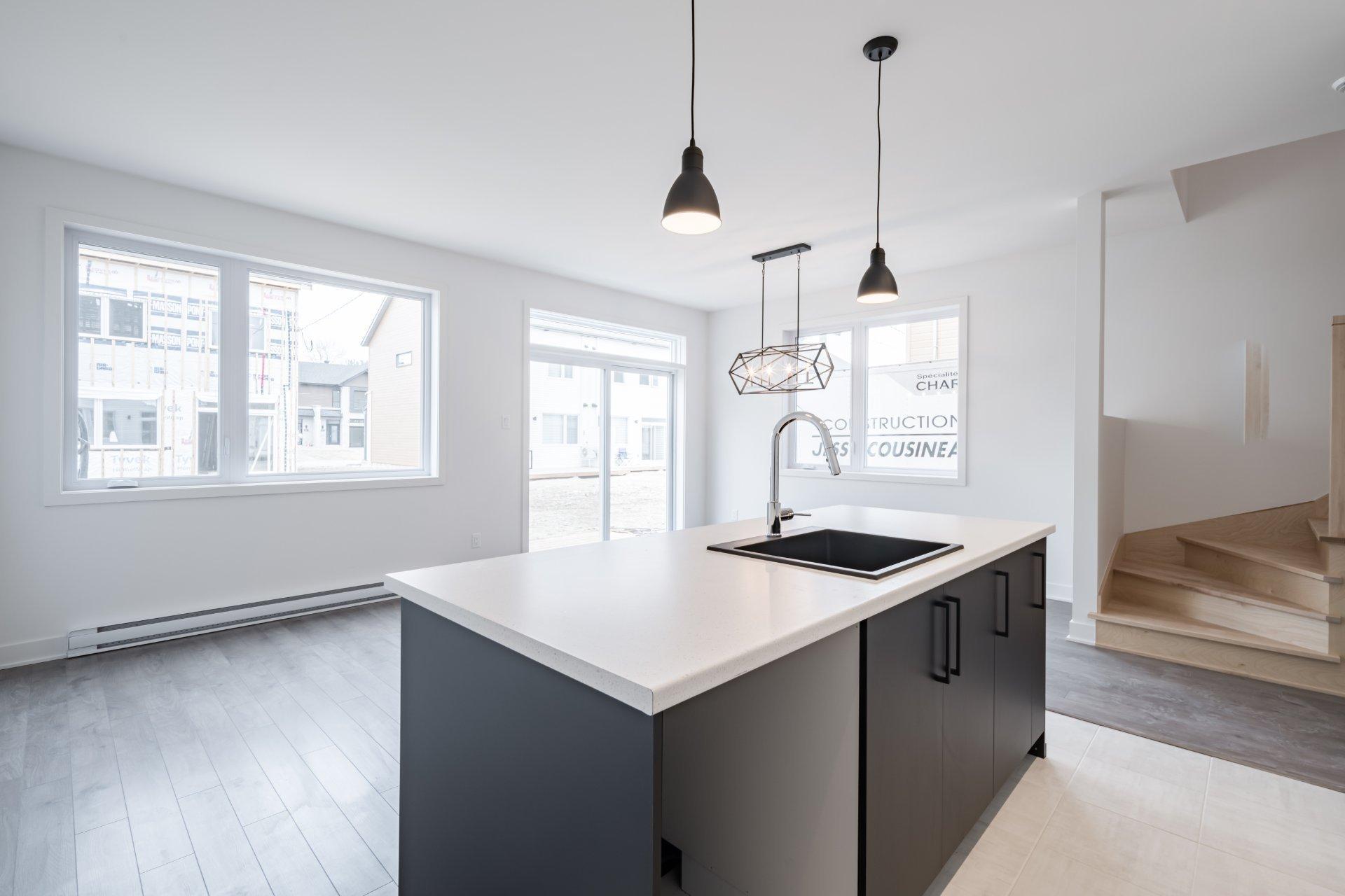 









8805


Rue du Chapelier

,
Mirabel,




QC
J7N3S5

