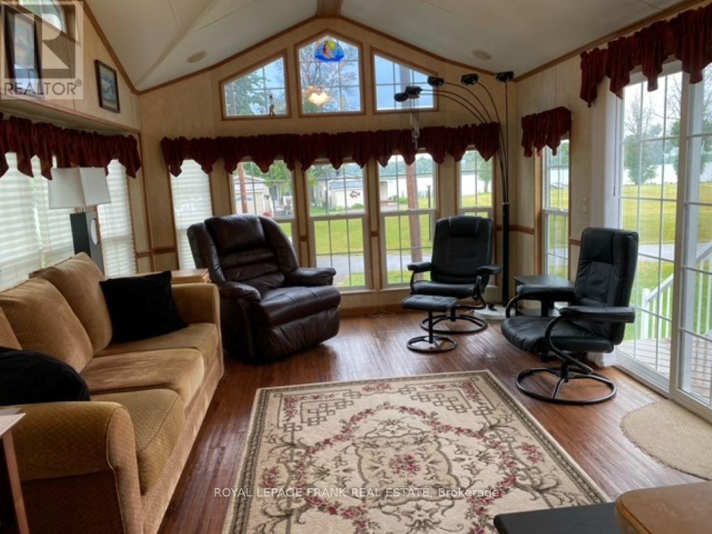 












7 MCGREGOR DRIVE S

,
Otonabee-South Monaghan,




Ontario
K0L2G0

