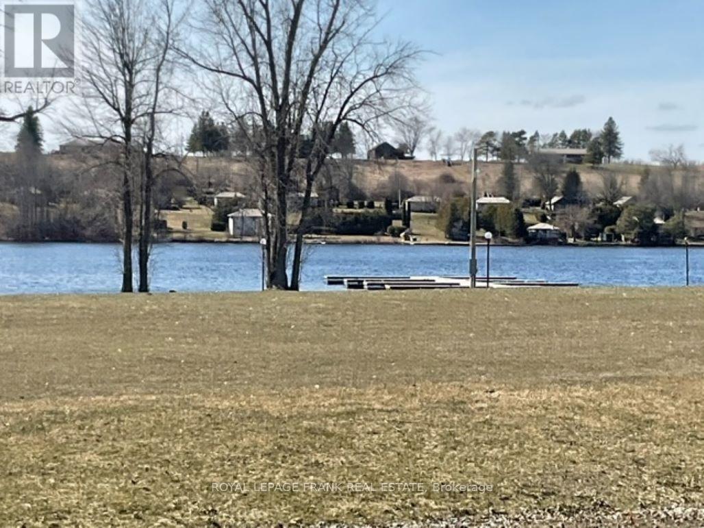 












7 MCGREGOR DRIVE S

,
Otonabee-South Monaghan,




Ontario
K0L2G0

