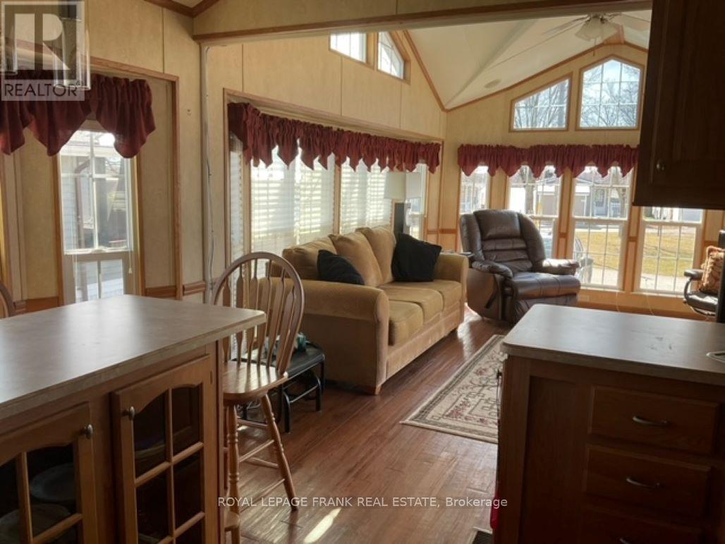 












7 MCGREGOR DRIVE S

,
Otonabee-South Monaghan,




Ontario
K0L2G0


