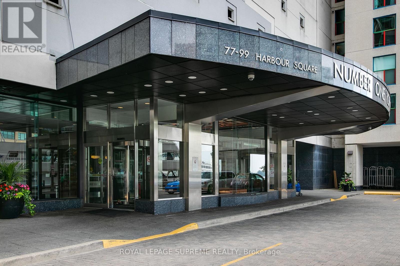 












2501 - 77 HARBOUR SQUARE

,
Toronto,




Ontario
M5J2S2

