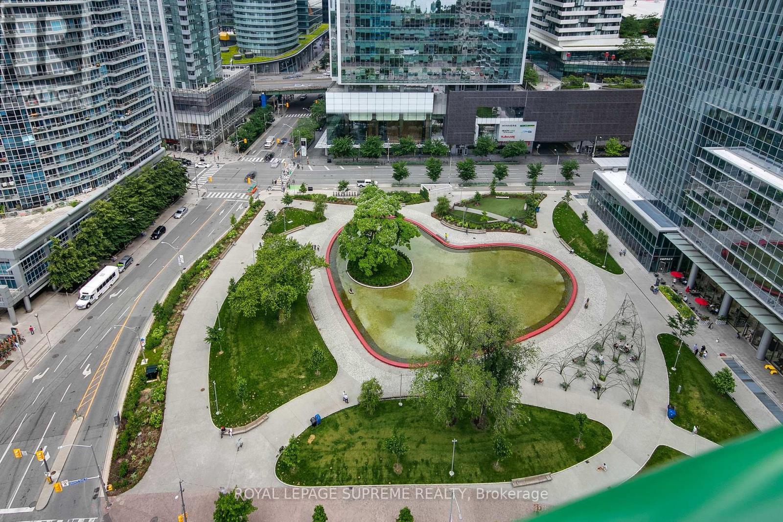 












2501 - 77 HARBOUR SQUARE

,
Toronto,




Ontario
M5J2S2

