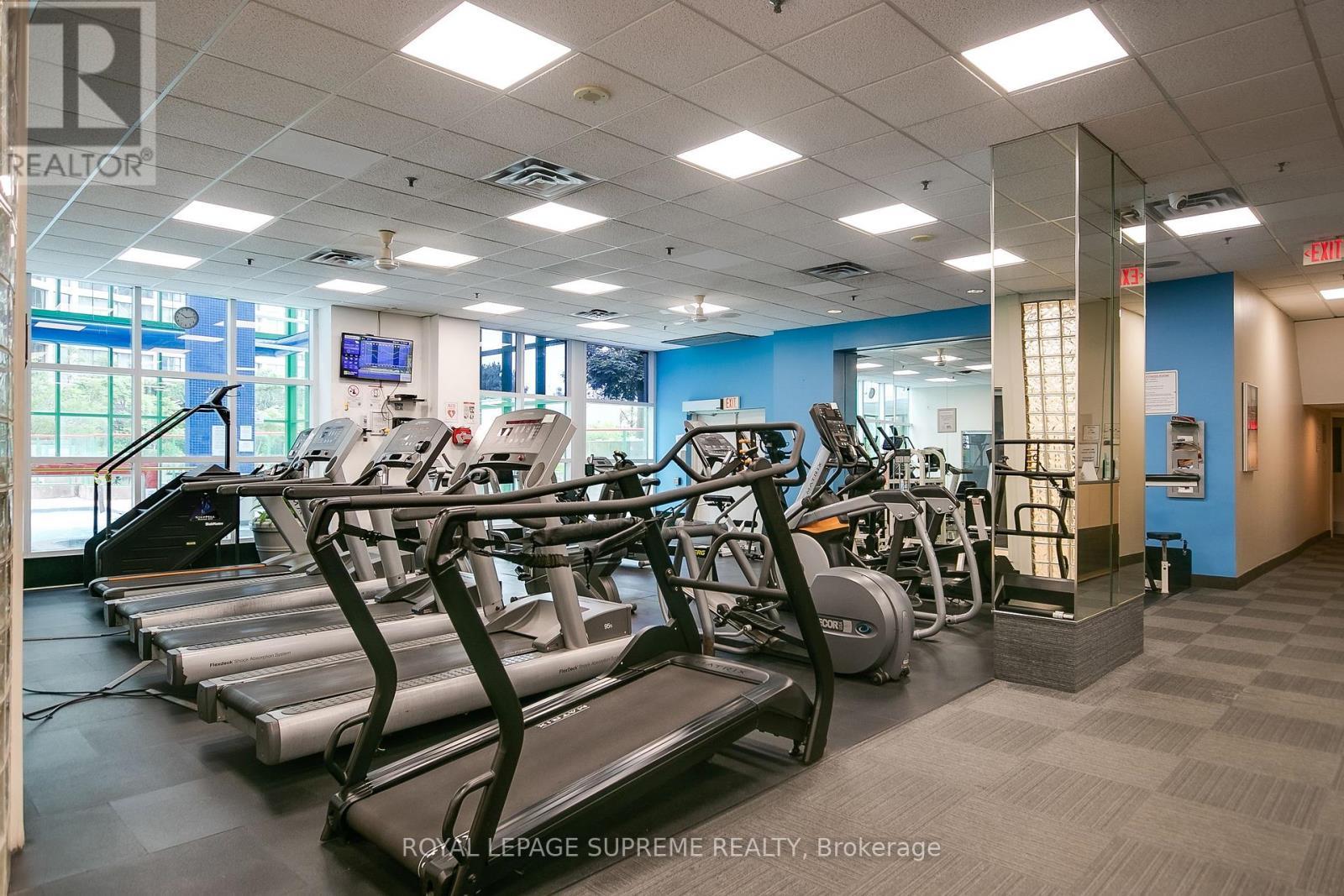 












2501 - 77 HARBOUR SQUARE

,
Toronto,




Ontario
M5J2S2

