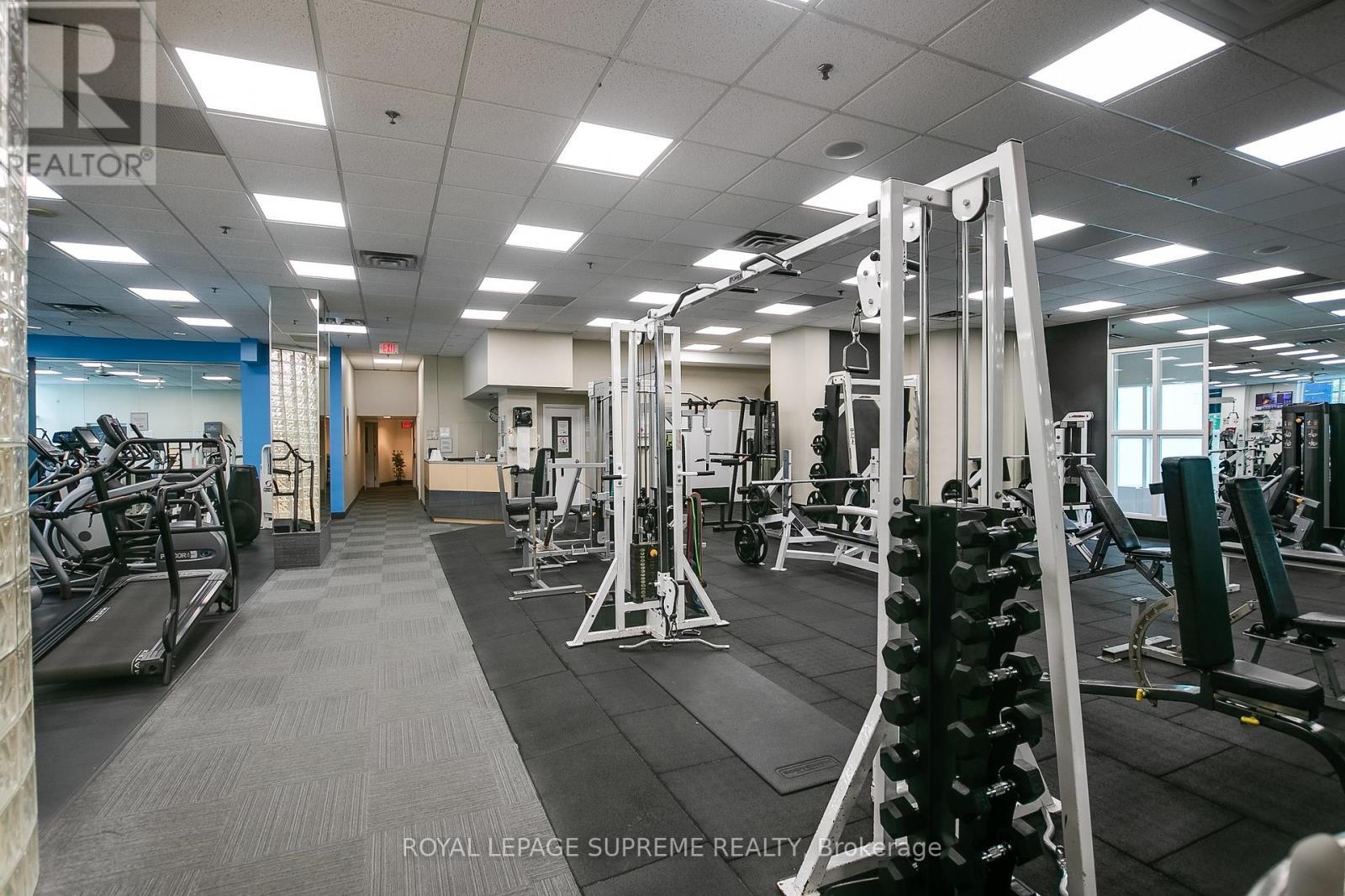 












2501 - 77 HARBOUR SQUARE

,
Toronto,




Ontario
M5J2S2

