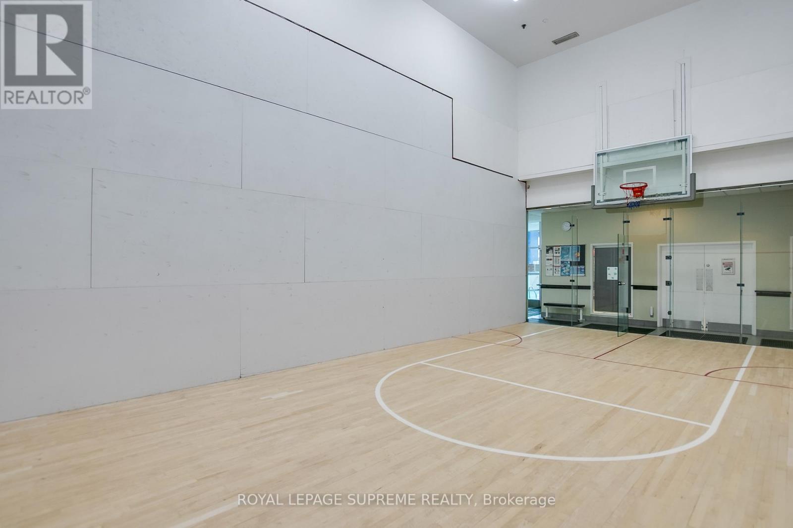 












2501 - 77 HARBOUR SQUARE

,
Toronto,




Ontario
M5J2S2

