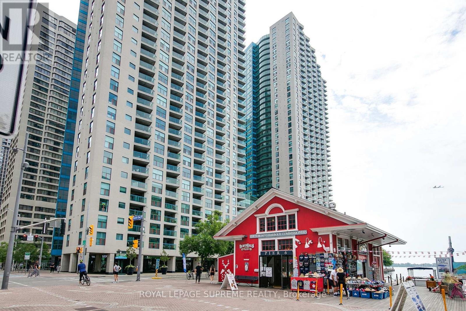 












2501 - 77 HARBOUR SQUARE

,
Toronto,




Ontario
M5J2S2


