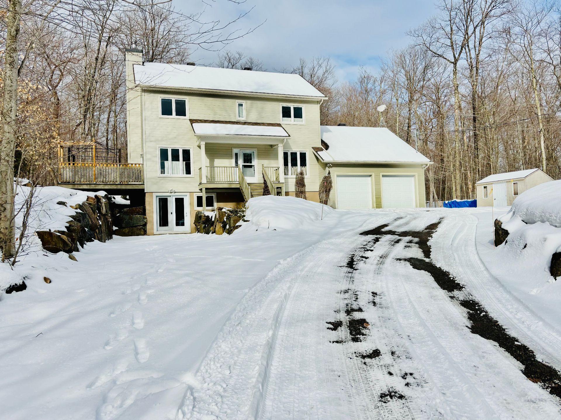 









20


Ch. des Tournesols

,
Sainte-Anne-des-Lacs,




QC
J0R1B0

