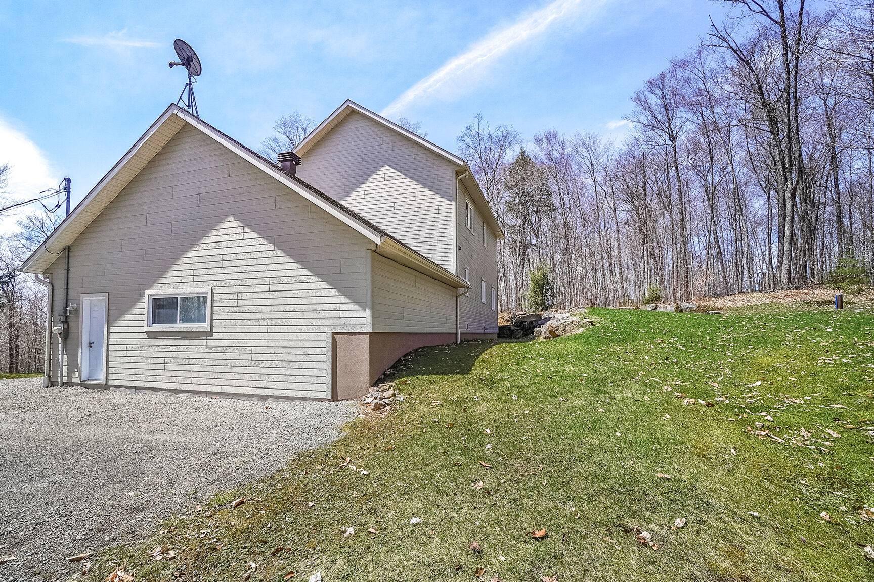 









20


Ch. des Tournesols

,
Sainte-Anne-des-Lacs,




QC
J0R1B0

