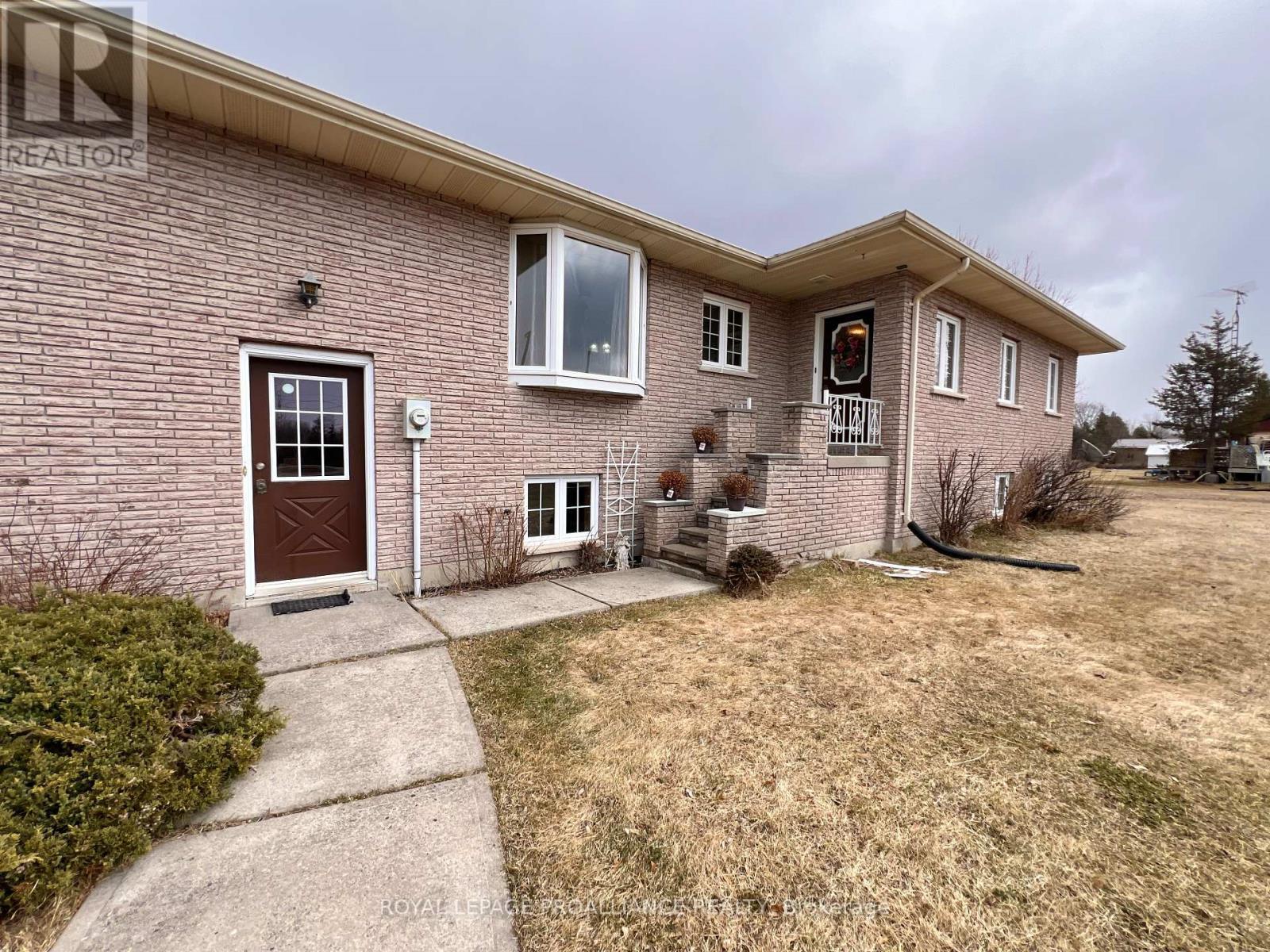 












3460 SHANNONVILLE ROAD

,
Tyendinaga (Tyendinaga Township),




Ontario
K0K2Y0

