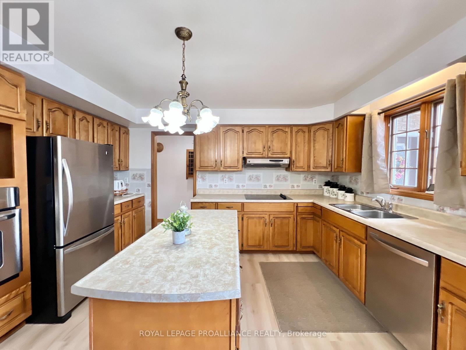 












3460 SHANNONVILLE ROAD

,
Tyendinaga (Tyendinaga Township),




Ontario
K0K2Y0

