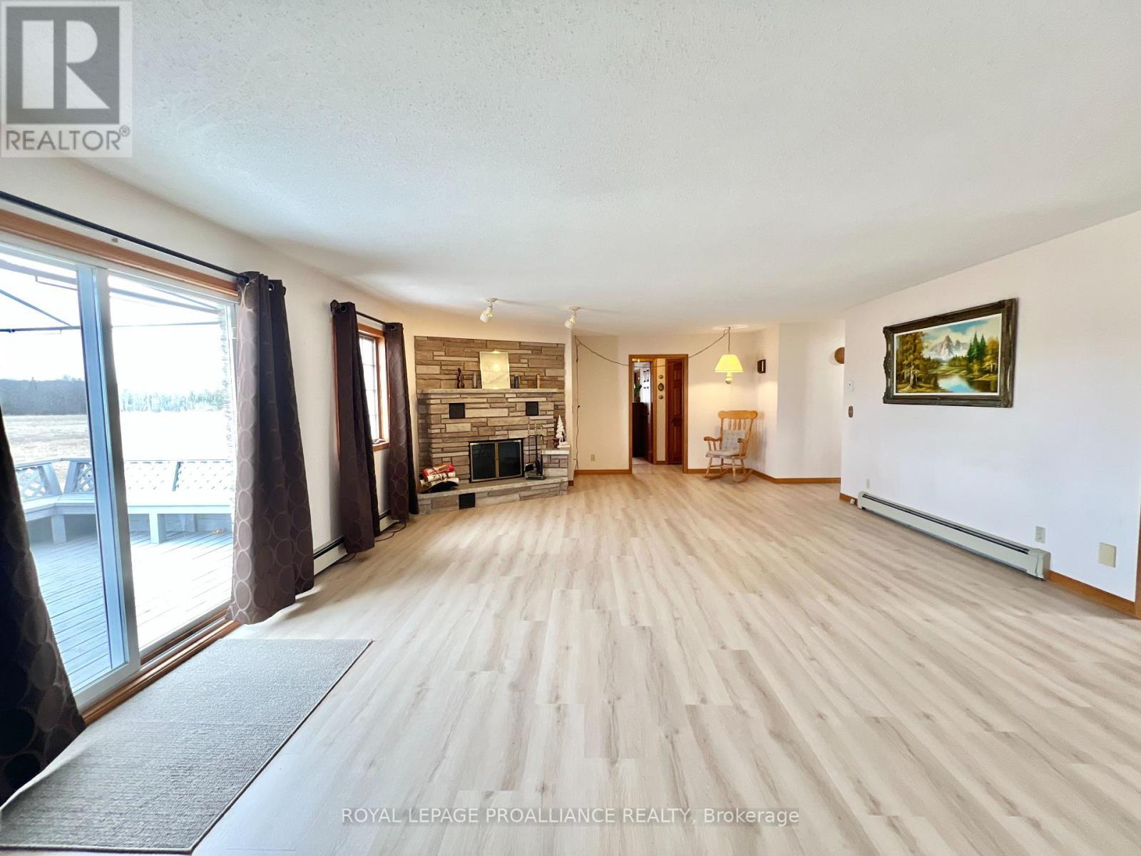 












3460 SHANNONVILLE ROAD

,
Tyendinaga (Tyendinaga Township),




Ontario
K0K2Y0

