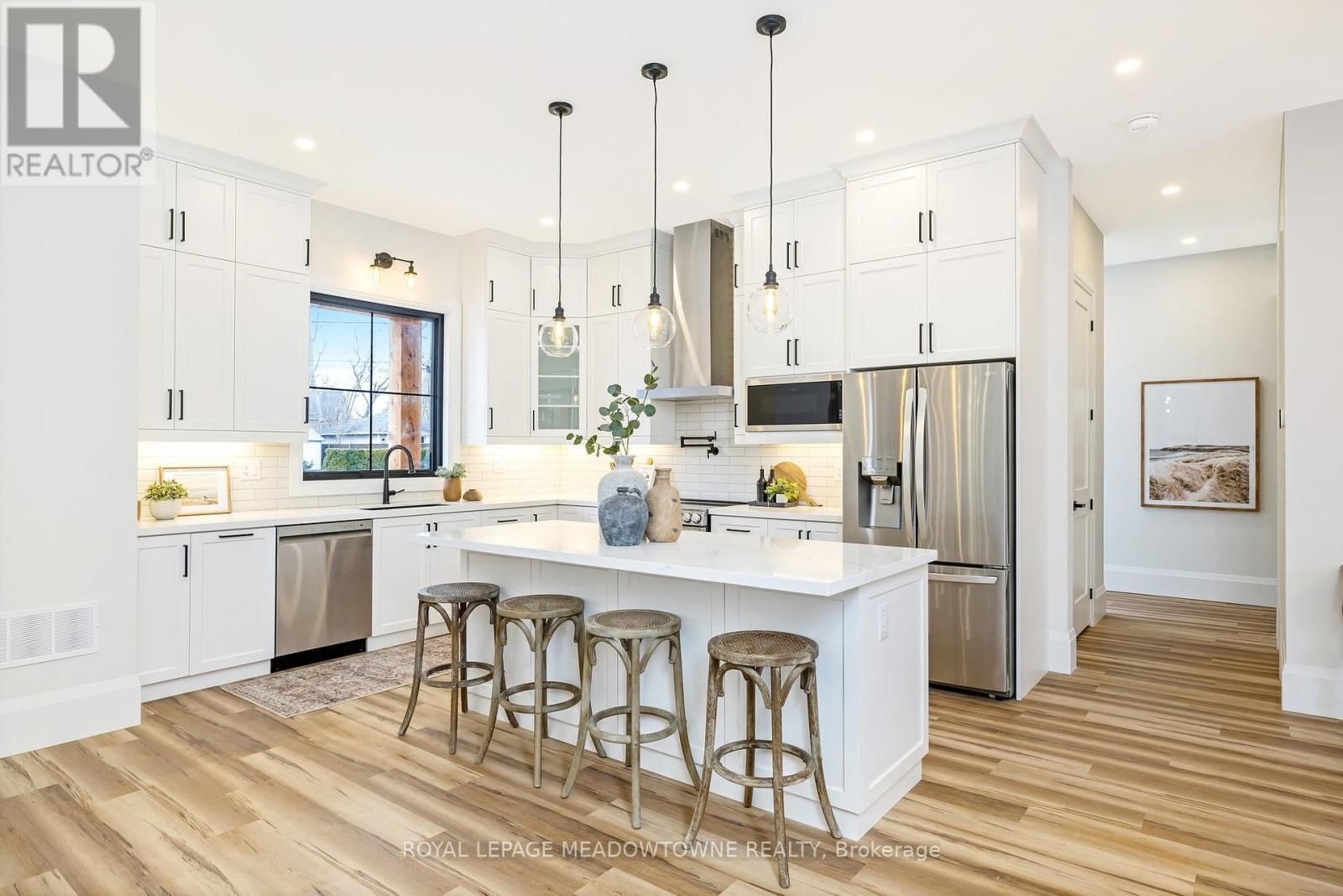












79 FULTON STREET

,
Milton,




Ontario
L9T2J6

