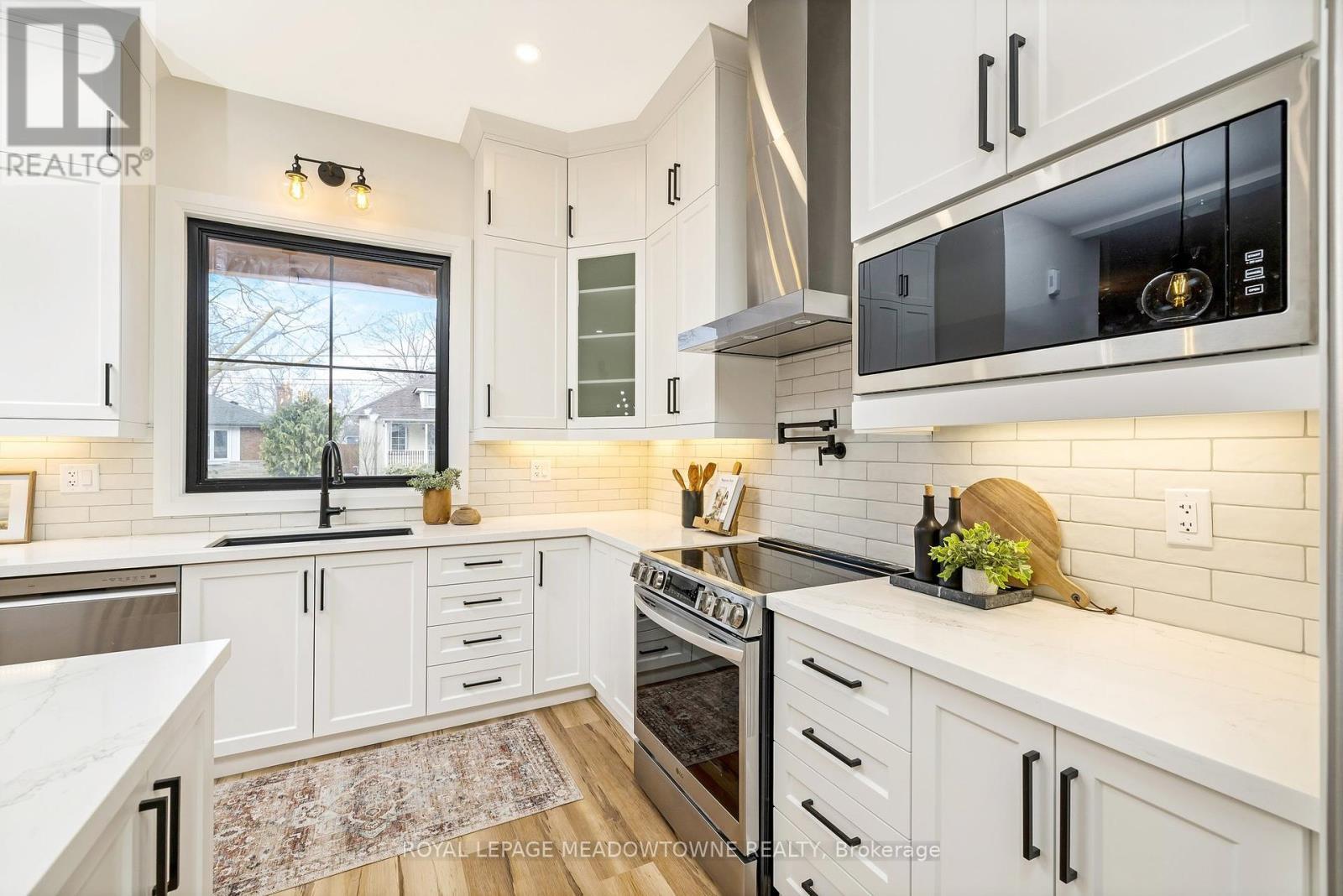 












79 FULTON STREET

,
Milton,




Ontario
L9T2J6


