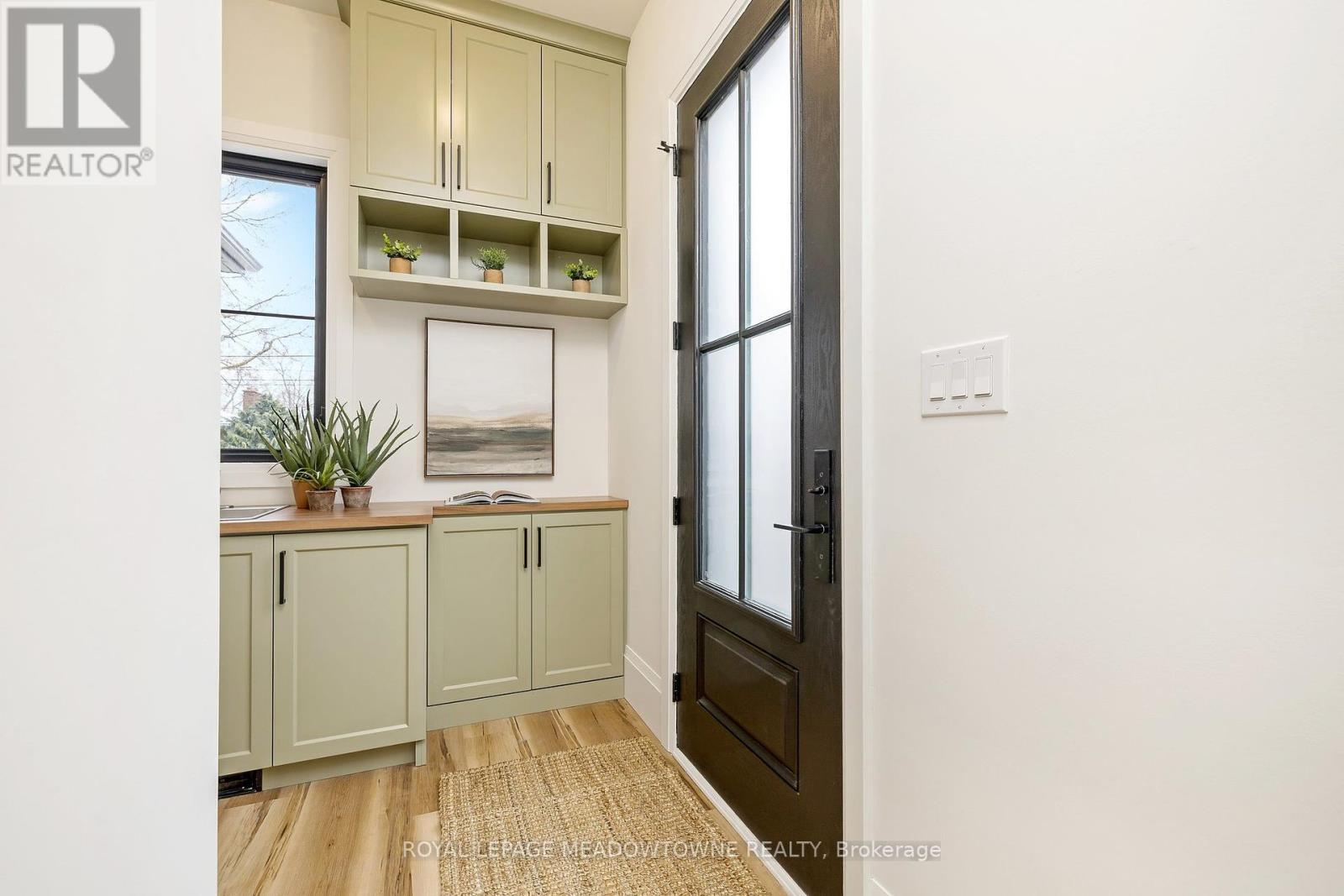 












79 FULTON STREET

,
Milton,




Ontario
L9T2J6

