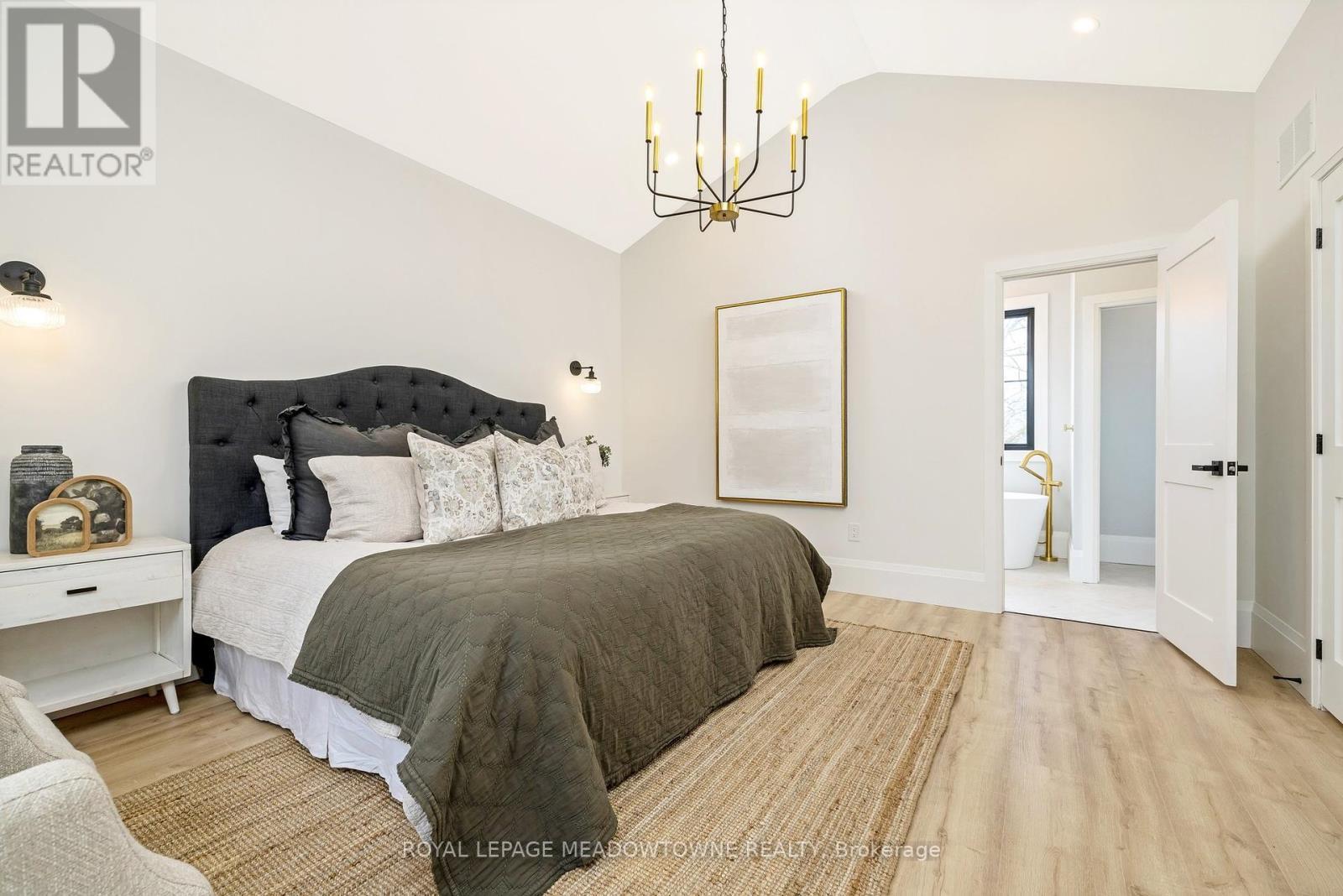 












79 FULTON STREET

,
Milton,




Ontario
L9T2J6

