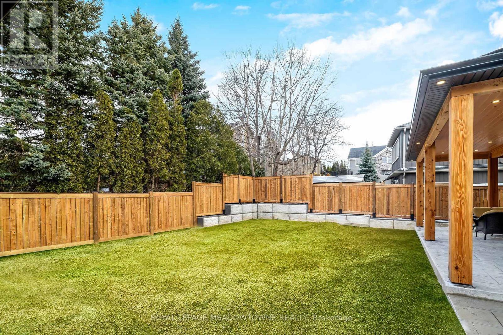 












79 FULTON STREET

,
Milton,




Ontario
L9T2J6

