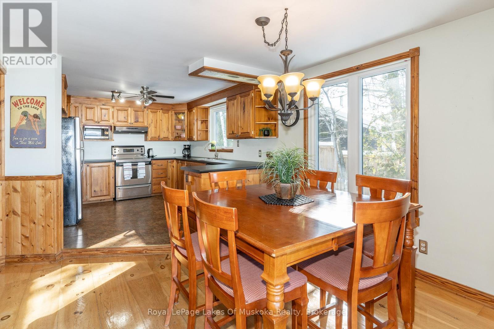 












1378-3 THREE MILE LAKE ROAD

,
Muskoka Lakes (Watt),




Ontario
P0B1M0

