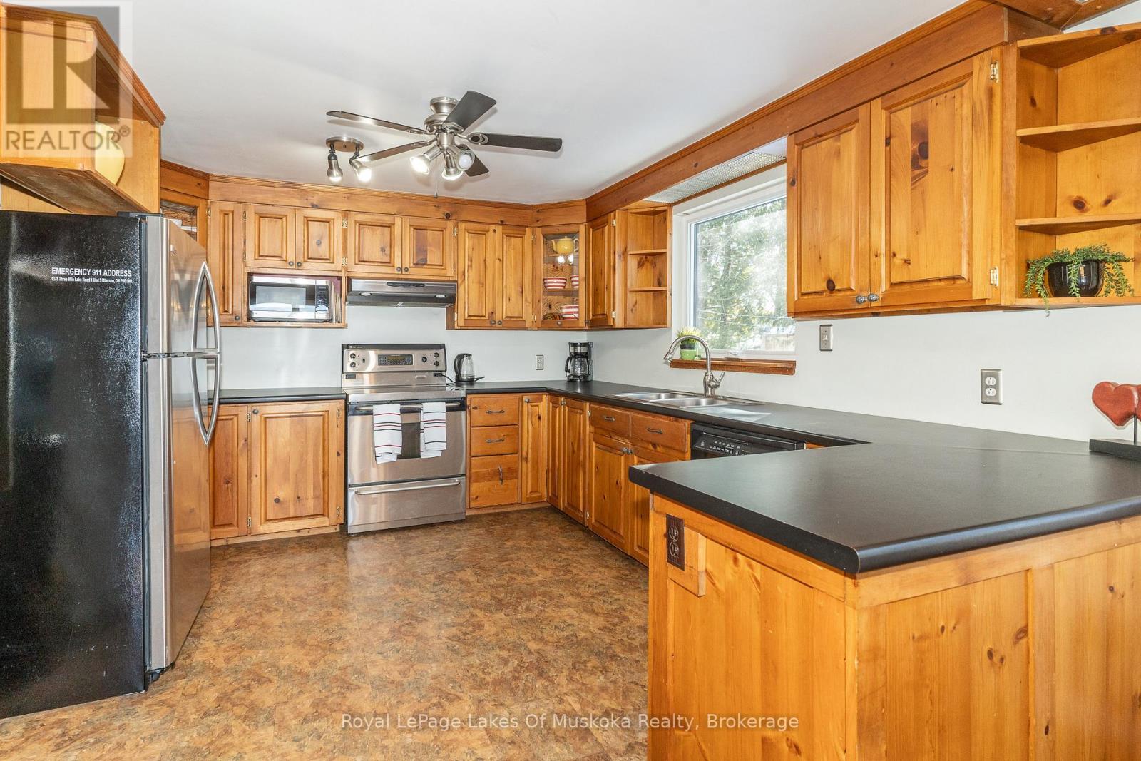 












1378-3 THREE MILE LAKE ROAD

,
Muskoka Lakes (Watt),




Ontario
P0B1M0


