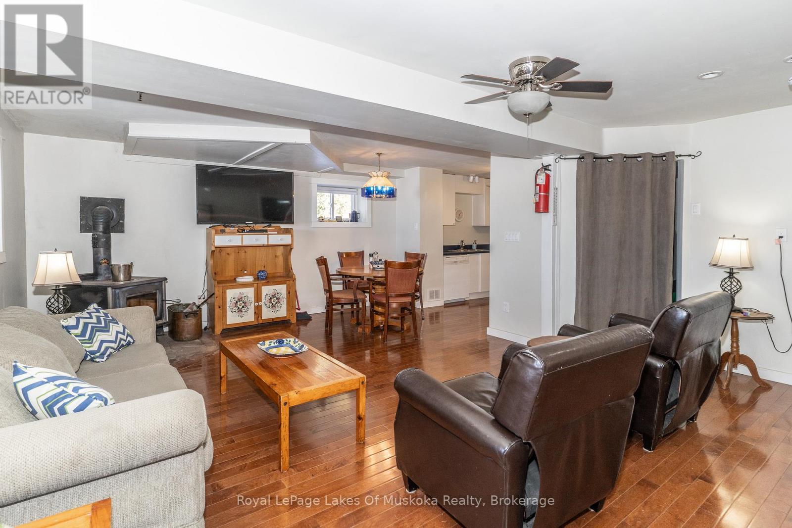 












1378-3 THREE MILE LAKE ROAD

,
Muskoka Lakes (Watt),




Ontario
P0B1M0

