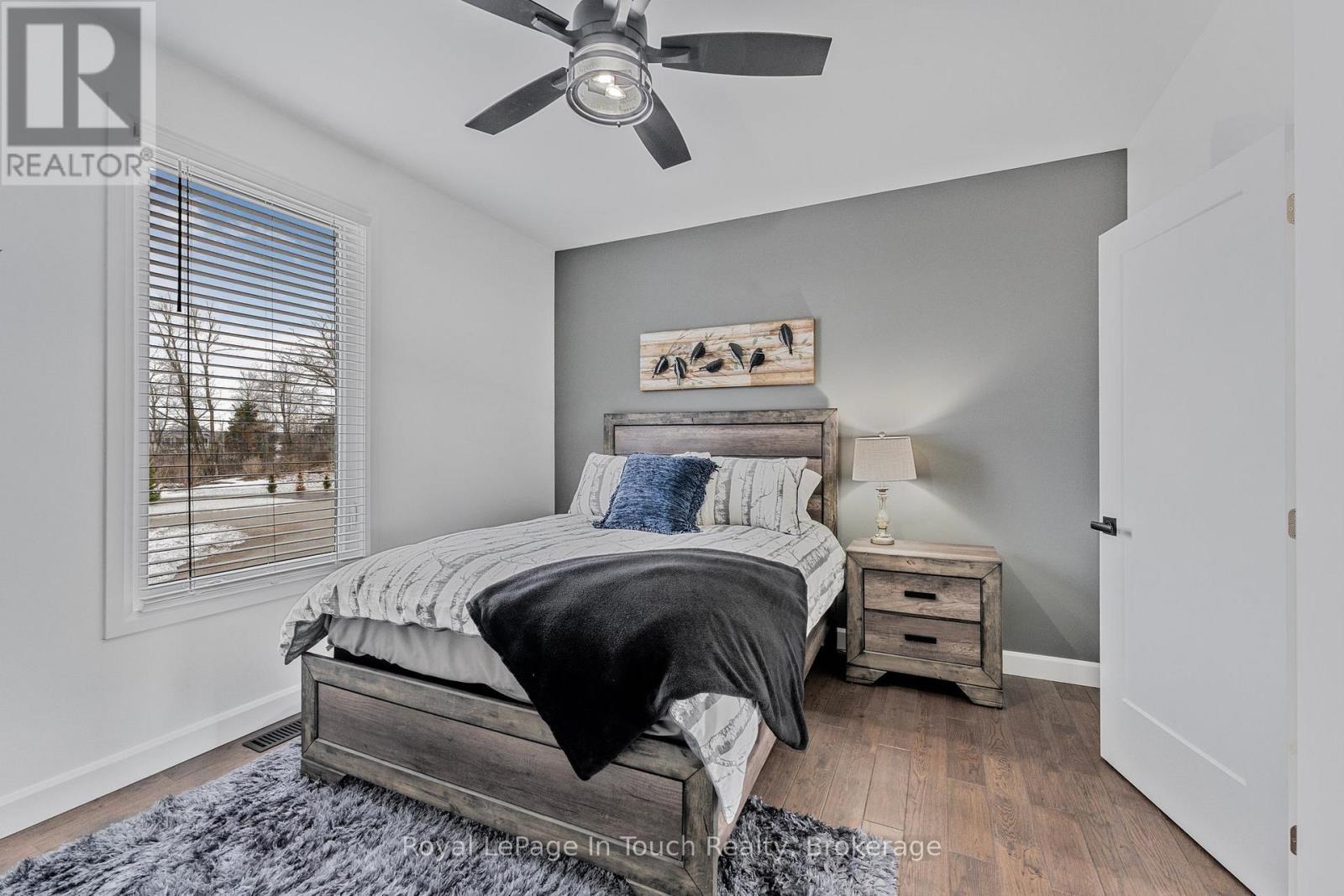 












18 SWAN LANE

,
Tay (Port McNicoll),




Ontario
L0K1R0

