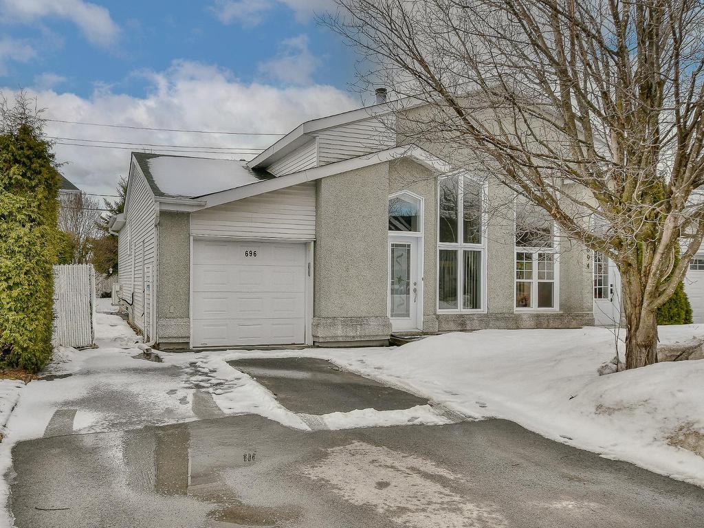









696


Rue des Patriotes

,
Saint-Jérôme,




QC
J7Z7B1

