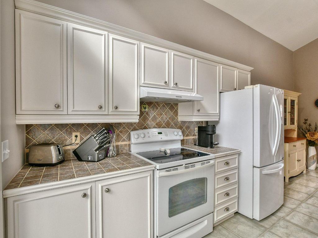 









696


Rue des Patriotes

,
Saint-Jérôme,




QC
J7Z7B1

