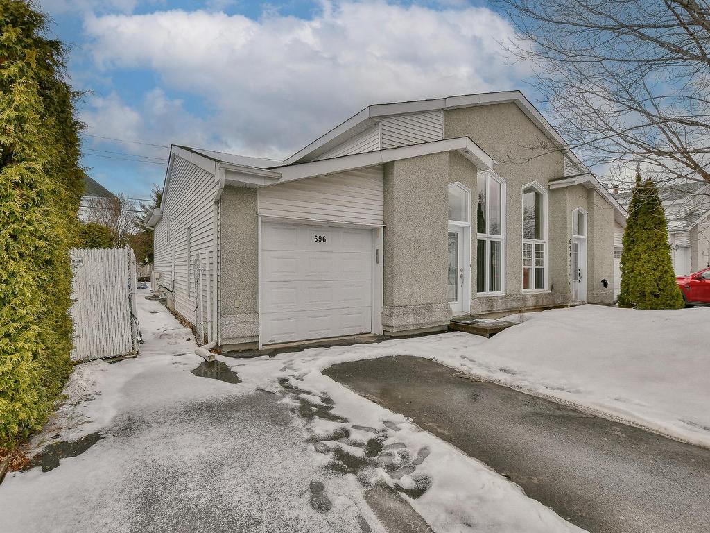









696


Rue des Patriotes

,
Saint-Jérôme,




QC
J7Z7B1

