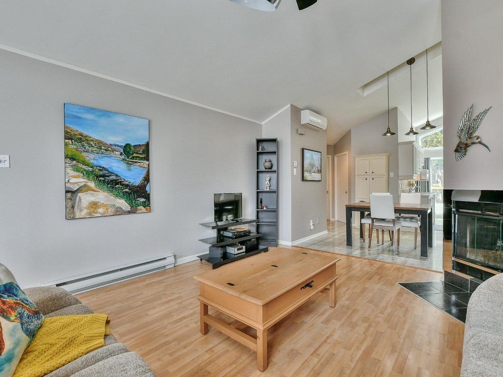 









696


Rue des Patriotes

,
Saint-Jérôme,




QC
J7Z7B1

