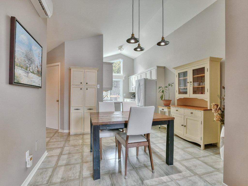 









696


Rue des Patriotes

,
Saint-Jérôme,




QC
J7Z7B1

