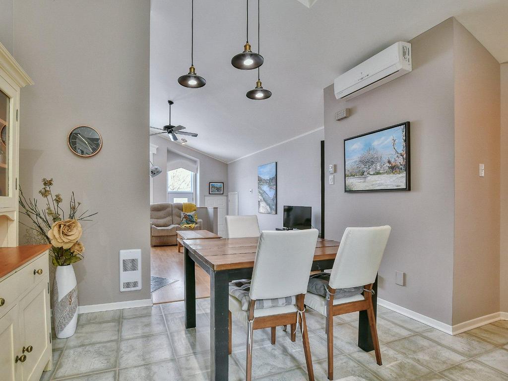 









696


Rue des Patriotes

,
Saint-Jérôme,




QC
J7Z7B1

