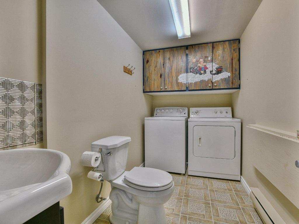 









696


Rue des Patriotes

,
Saint-Jérôme,




QC
J7Z7B1

