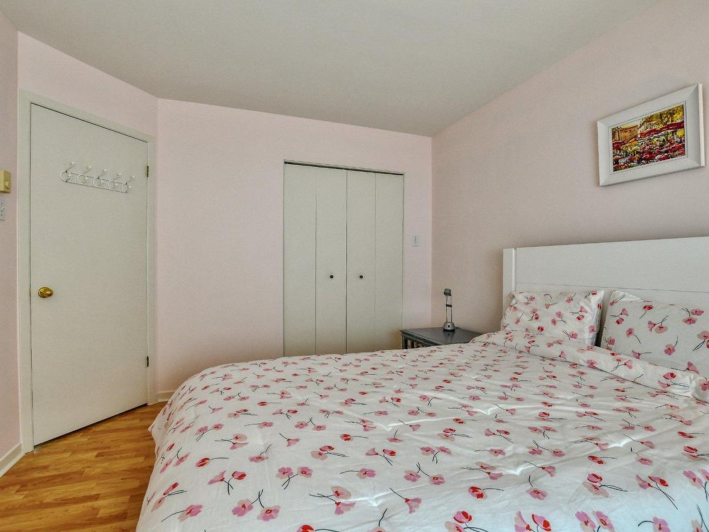 









696


Rue des Patriotes

,
Saint-Jérôme,




QC
J7Z7B1

