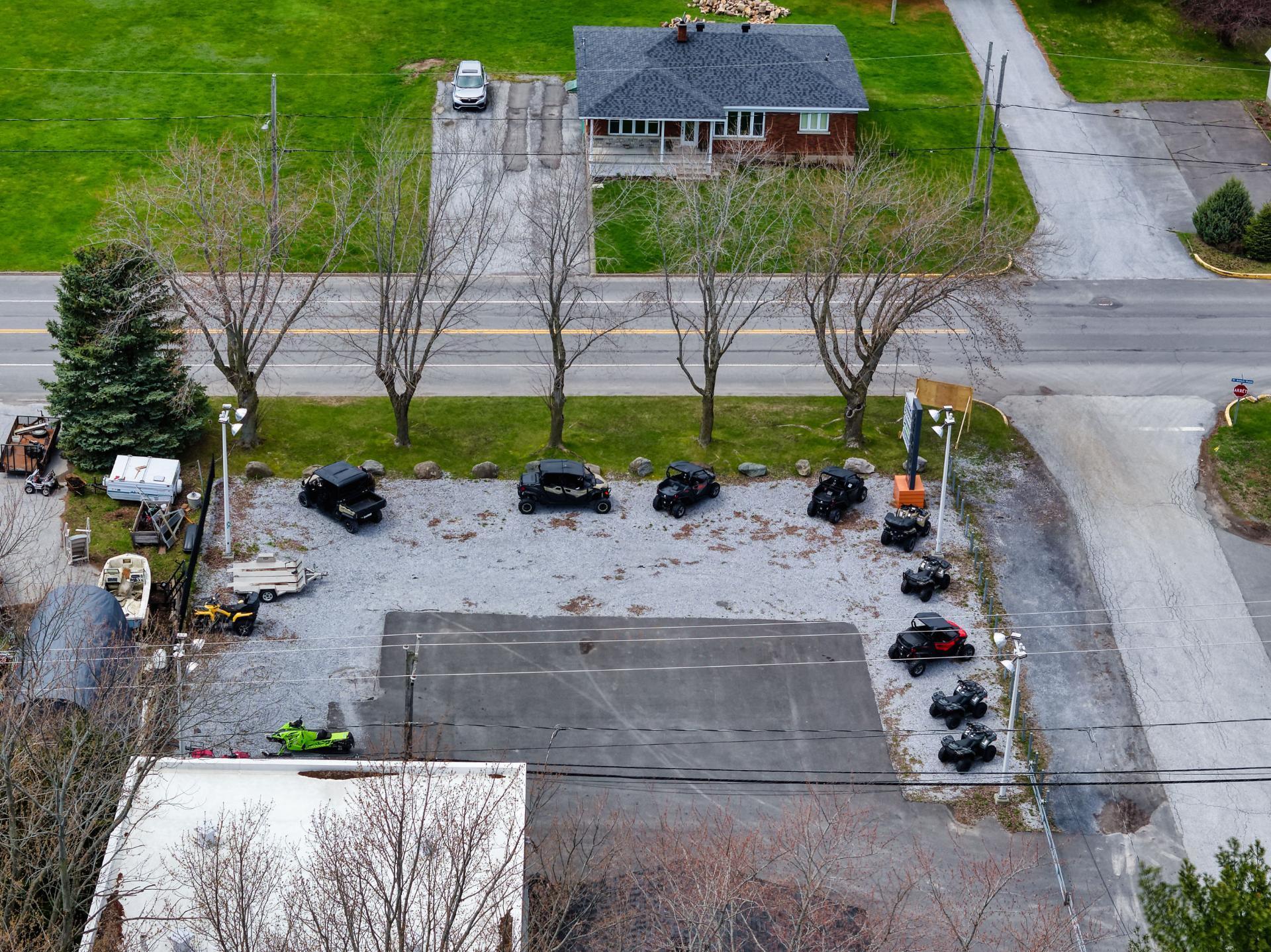 









200


16e Avenue O.

,
Venise-en-Québec,




QC
J0J2K0

