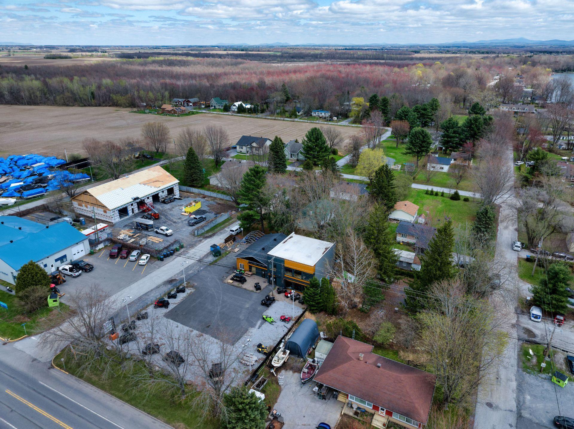 









200


16e Avenue O.

,
Venise-en-Québec,




QC
J0J2K0


