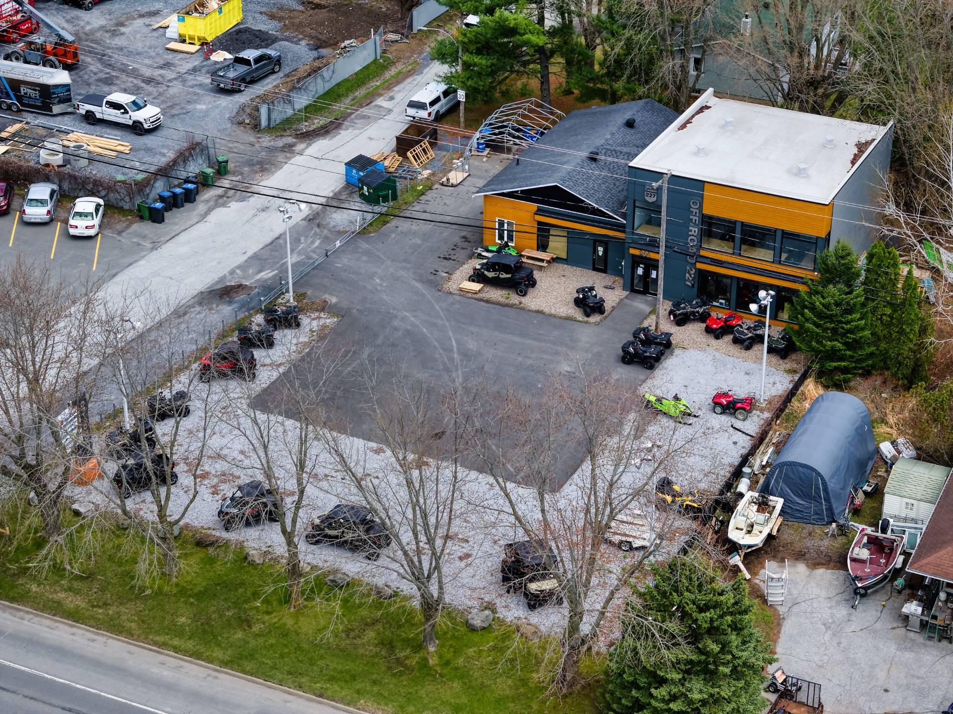 









200


16e Avenue O.

,
Venise-en-Québec,




QC
J0J2K0

