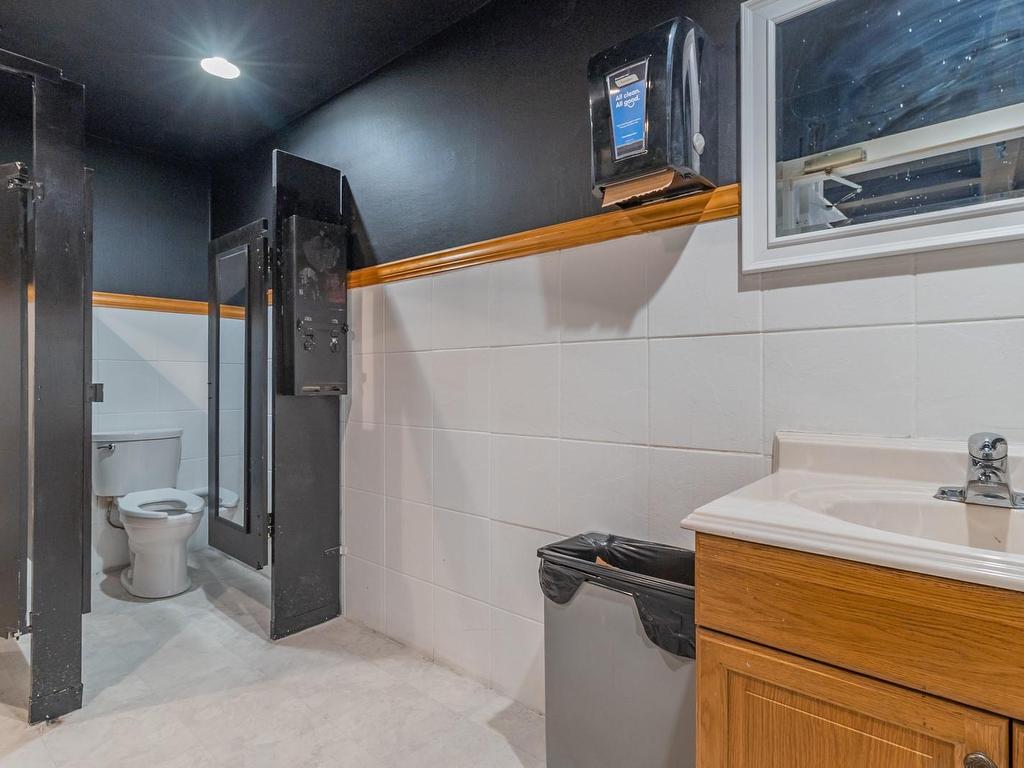 









640


1st

Ave,
Ladysmith,




BC
V9G 1A2

