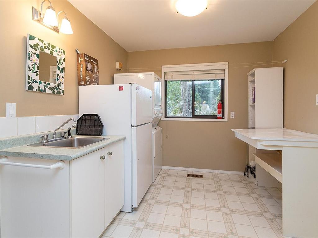 









1559


Sawyer

Rd,
Langford,




BC
V9B 5Y5


