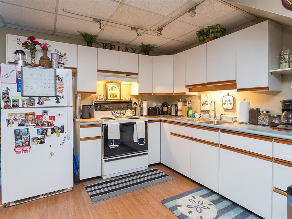 









1559


Sawyer

Rd,
Langford,




BC
V9B 5Y5

