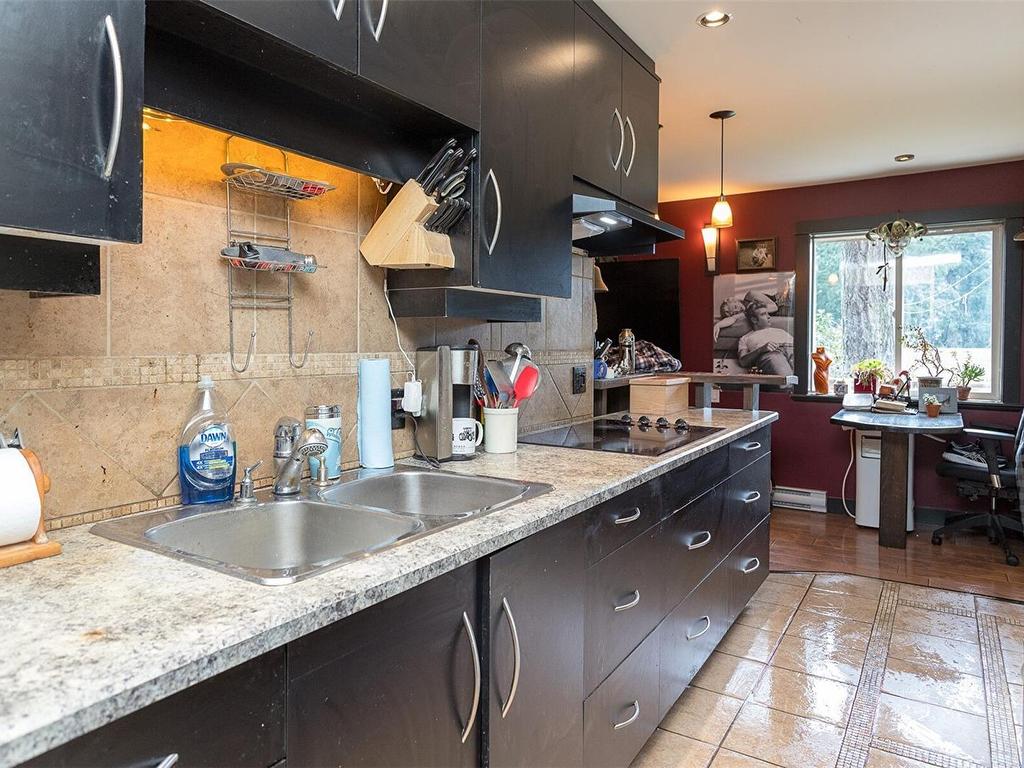 









1559


Sawyer

Rd,
Langford,




BC
V9B 5Y5

