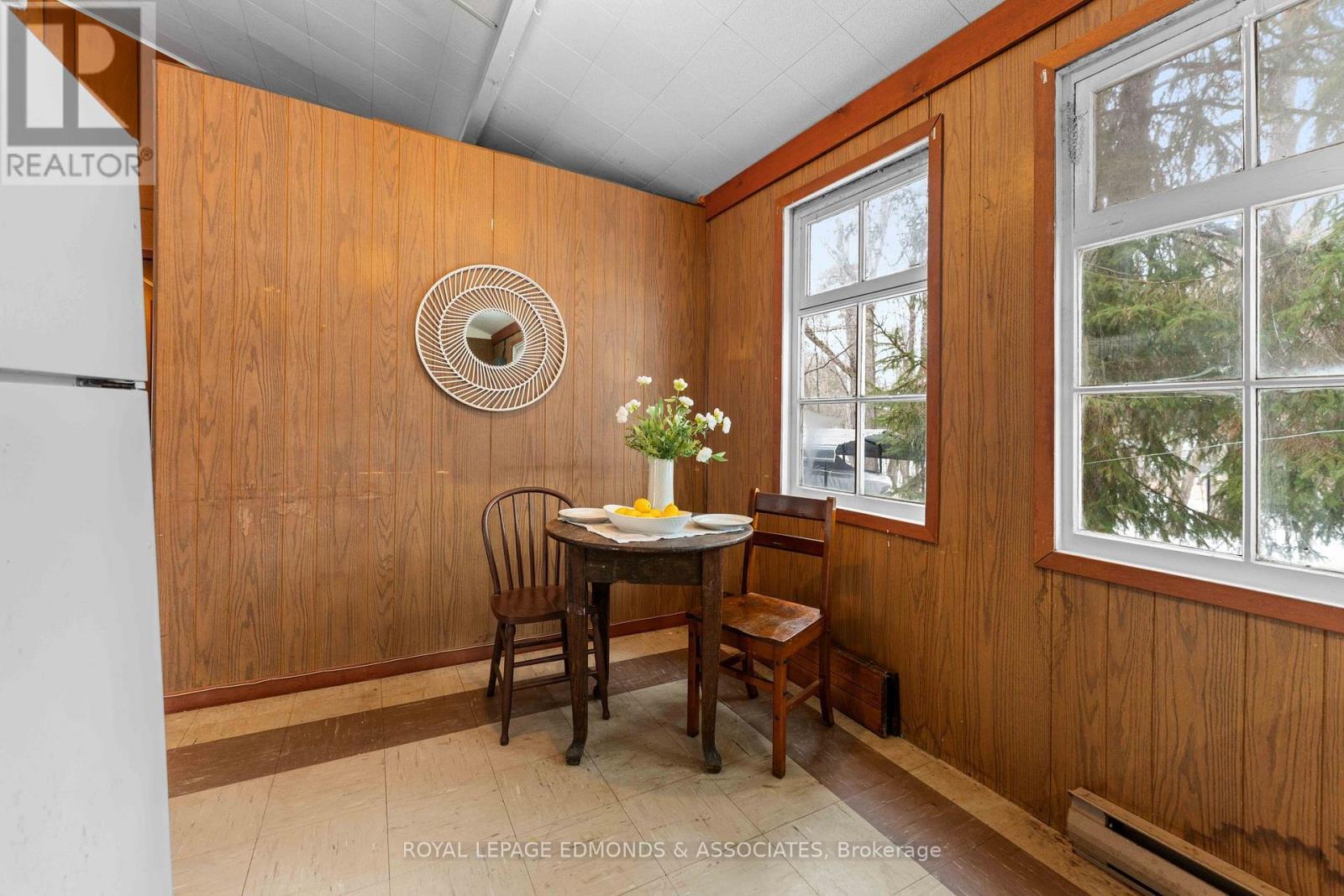 












643 PINE POINT LANE

,
Killaloe, Hagarty and Richards,




Ontario
K0J2J0

